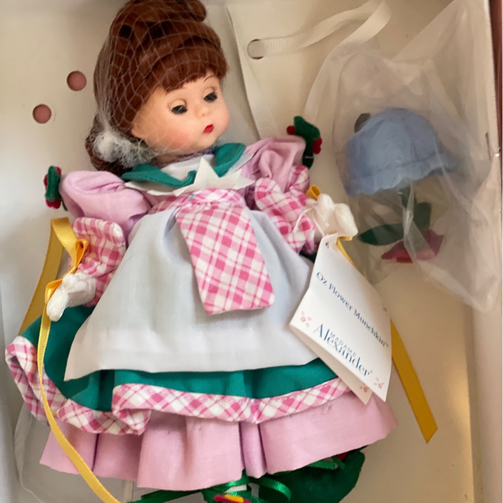 Madame Alexander Oz Flower Munchkin